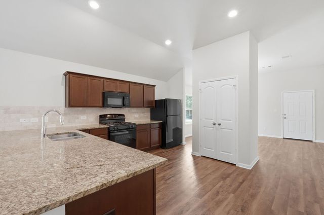 130 Emery Oak Way, Huntsville, TX 77320