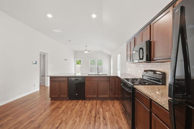 130 Emery Oak Way, Huntsville, TX 77320