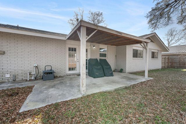 122 Azalea Ave, Deridder, LA 70634