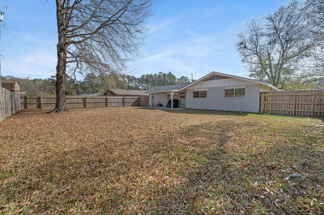 122 Azalea Ave, Deridder, LA 70634