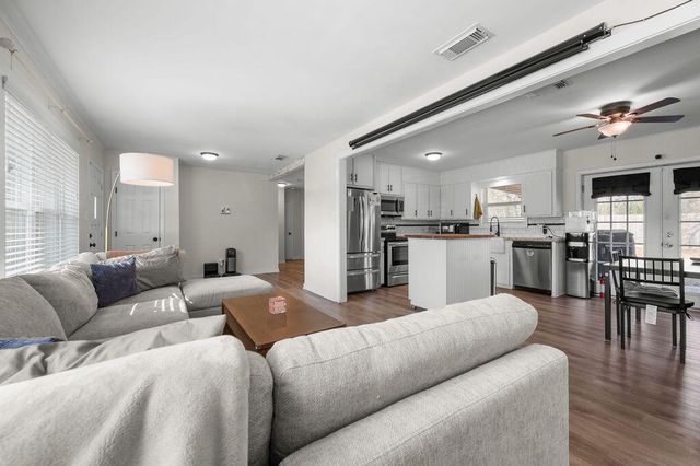 122 Azalea Ave, Deridder, LA 70634