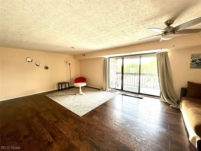 9771 Sunrise Boulevard N12, North Royalton, OH 44133
