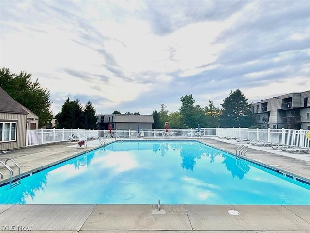 9771 Sunrise Boulevard N12, North Royalton, OH 44133