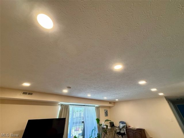 9771 Sunrise Boulevard N12, North Royalton, OH 44133