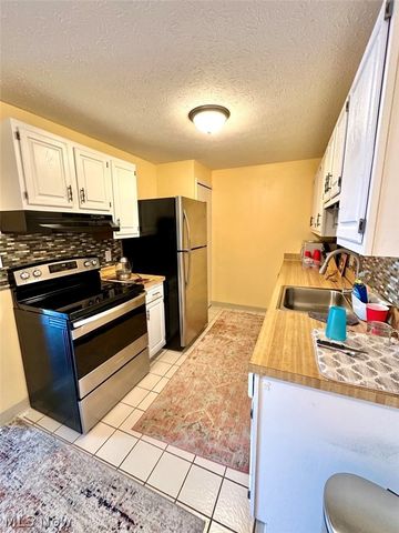9771 Sunrise Boulevard N12, North Royalton, OH 44133