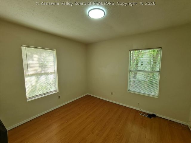 94 Whittington Road, Charleston, WV 25312