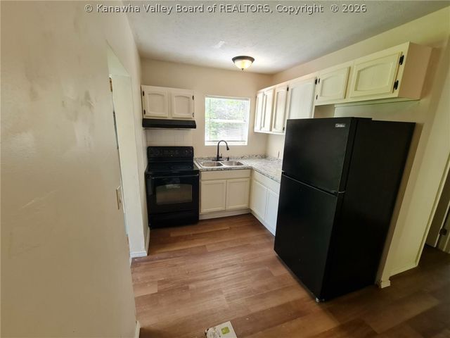 94 Whittington Road, Charleston, WV 25312