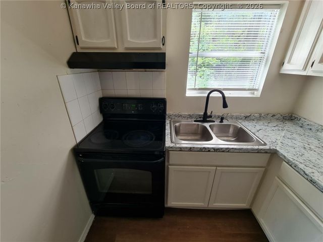94 Whittington Road, Charleston, WV 25312