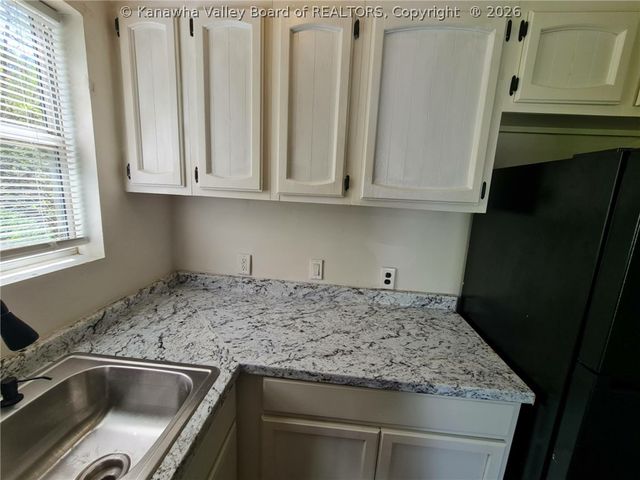 94 Whittington Road, Charleston, WV 25312