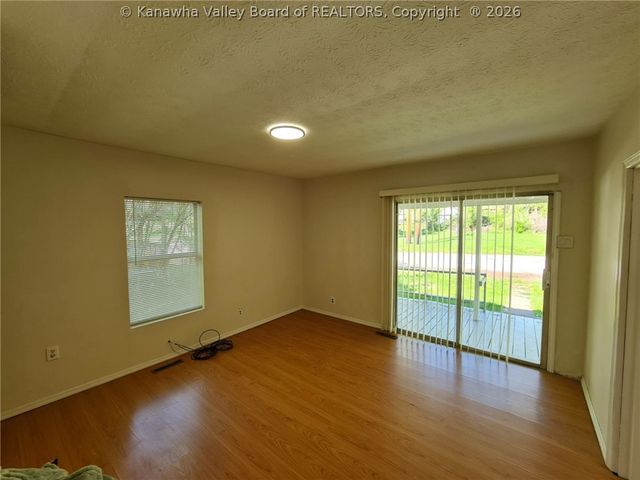94 Whittington Road, Charleston, WV 25312