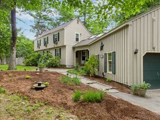 69 Hall St, Dunstable, MA 01827