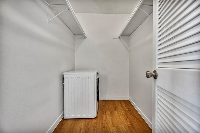 1000 W 26th ST 220, Austin, TX 78705