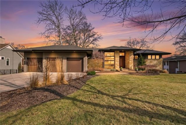 9645 Manor Road, Leawood, KS 66206