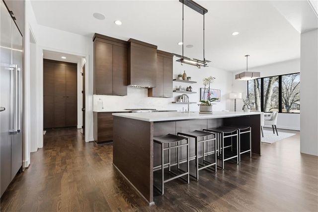 9645 Manor Road, Leawood, KS 66206