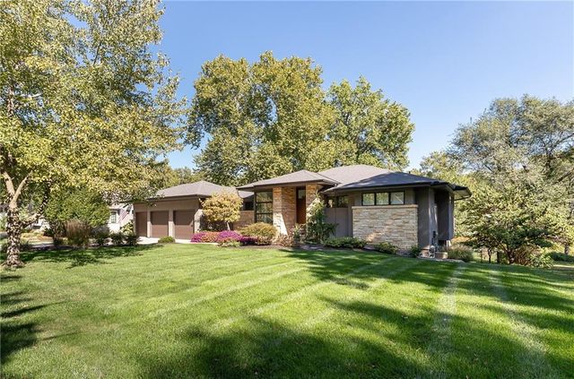 9645 Manor Road, Leawood, KS 66206