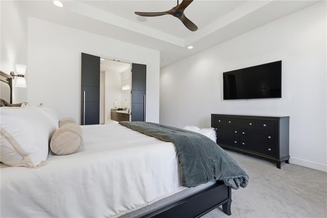 9645 Manor Road, Leawood, KS 66206