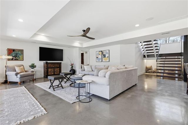 9645 Manor Road, Leawood, KS 66206