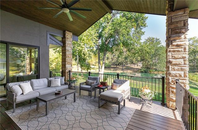 9645 Manor Road, Leawood, KS 66206