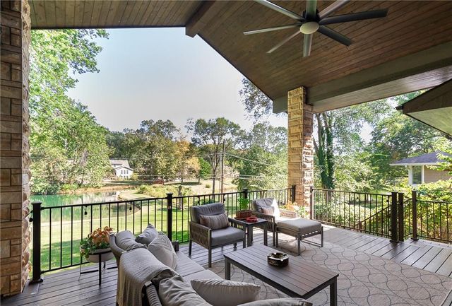 9645 Manor Road, Leawood, KS 66206