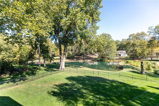 9645 Manor Road, Leawood, KS 66206