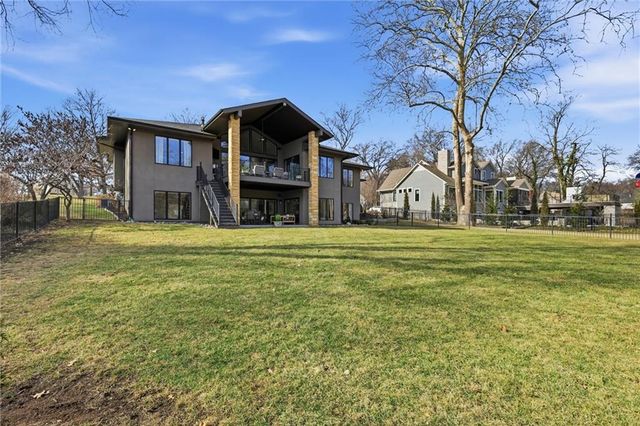 9645 Manor Road, Leawood, KS 66206