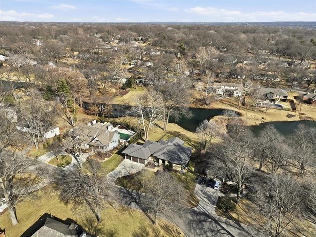 9645 Manor Road, Leawood, KS 66206