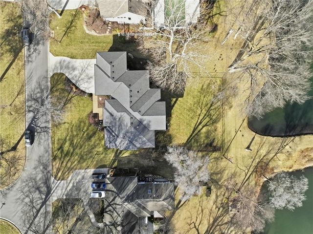 9645 Manor Road, Leawood, KS 66206