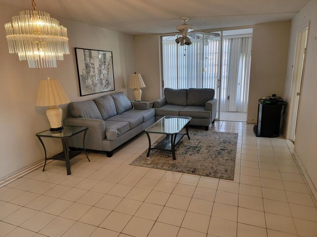 8950 Sunrise Lakes Boulevard 112, Sunrise, FL 33322