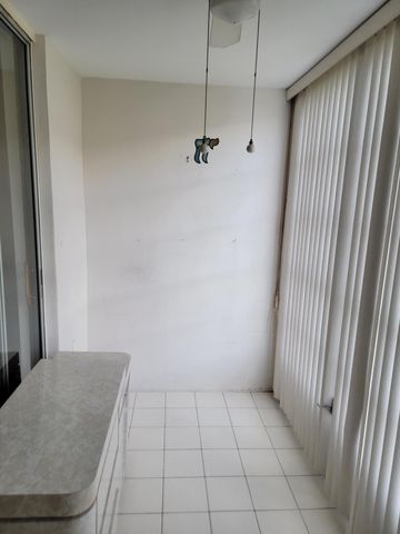 8950 Sunrise Lakes Boulevard 112, Sunrise, FL 33322