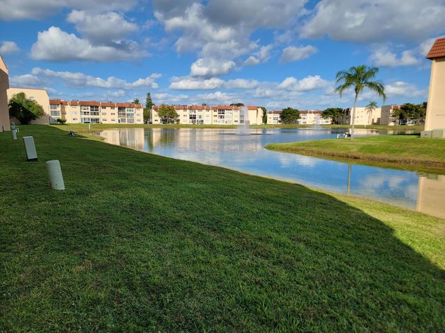 8950 Sunrise Lakes Boulevard 112, Sunrise, FL 33322