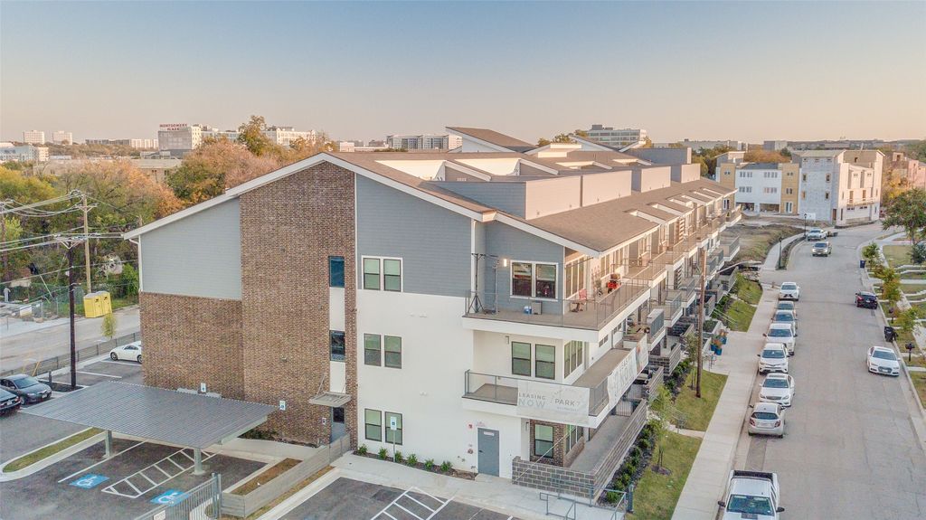 209 Wimberly Street 2-104, Fort Worth, TX 76107