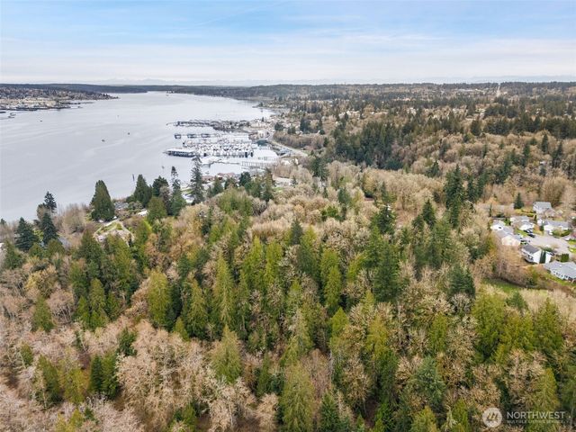 215 Caseco Lane, Port Orchard, WA 98366