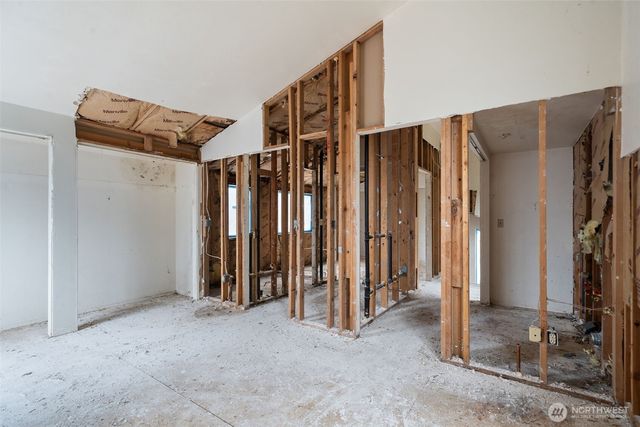 215 Caseco Lane, Port Orchard, WA 98366