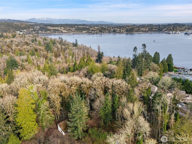 215 Caseco Lane, Port Orchard, WA 98366