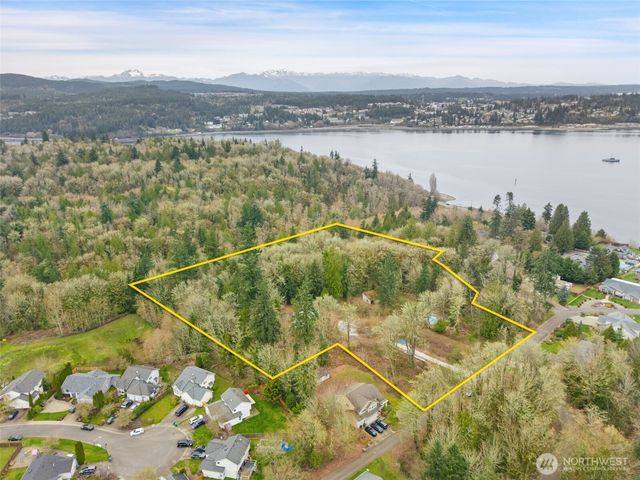 215 Caseco Lane, Port Orchard, WA 98366
