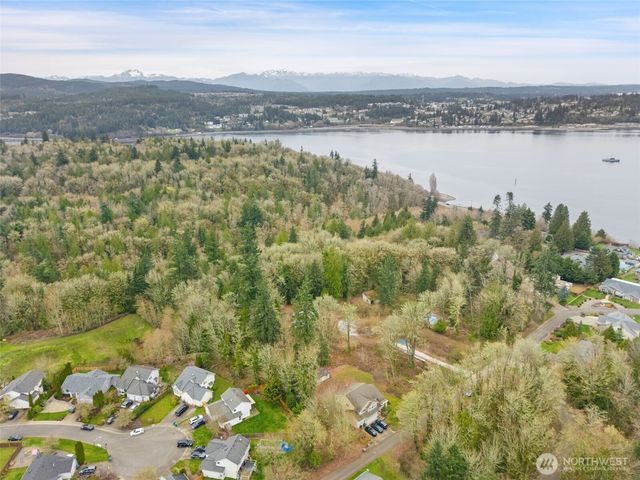 215 Caseco Lane, Port Orchard, WA 98366