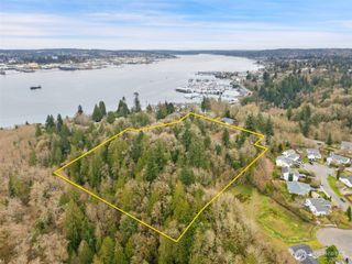 215 Caseco Lane, Port Orchard, WA 98366
