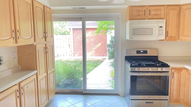 23 N Tower Road N, Oak Brook, IL 60523