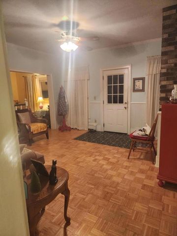 5726 N Lyons ROAD, Burlington, WI 53105