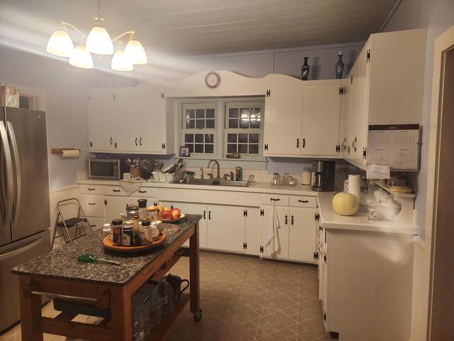 5726 N Lyons ROAD, Burlington, WI 53105