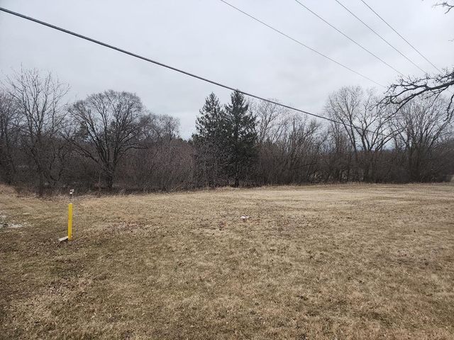 5726 N Lyons ROAD, Burlington, WI 53105