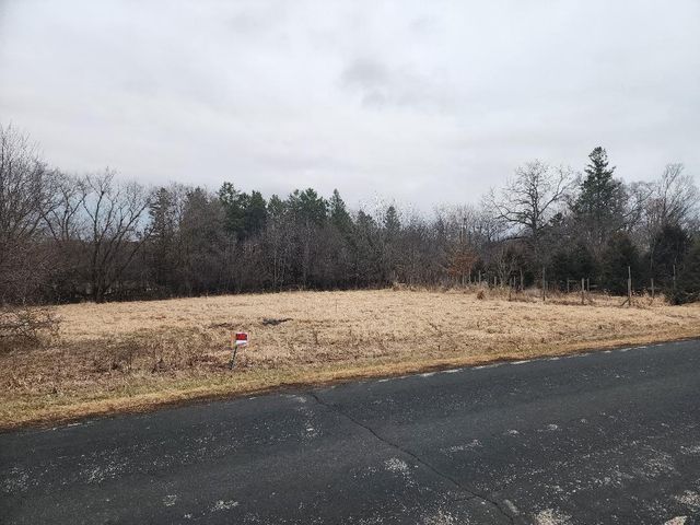 5726 N Lyons ROAD, Burlington, WI 53105