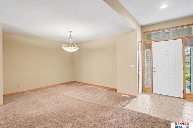 16218 Redwood Street, Omaha, NE 68136