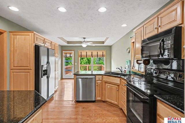 16218 Redwood Street, Omaha, NE 68136