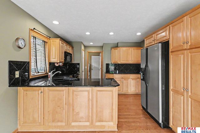 16218 Redwood Street, Omaha, NE 68136