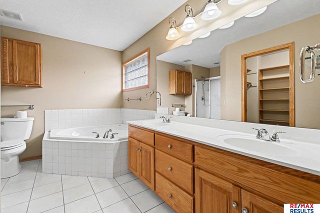 16218 Redwood Street, Omaha, NE 68136