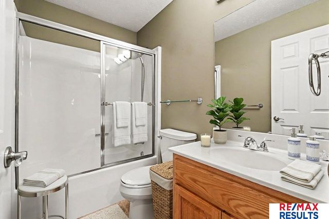 16218 Redwood Street, Omaha, NE 68136