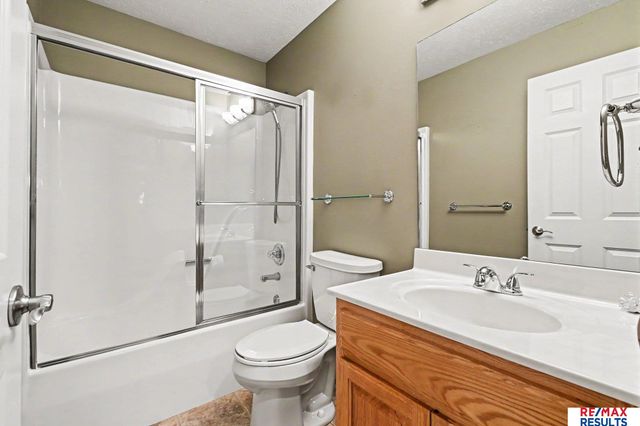 16218 Redwood Street, Omaha, NE 68136