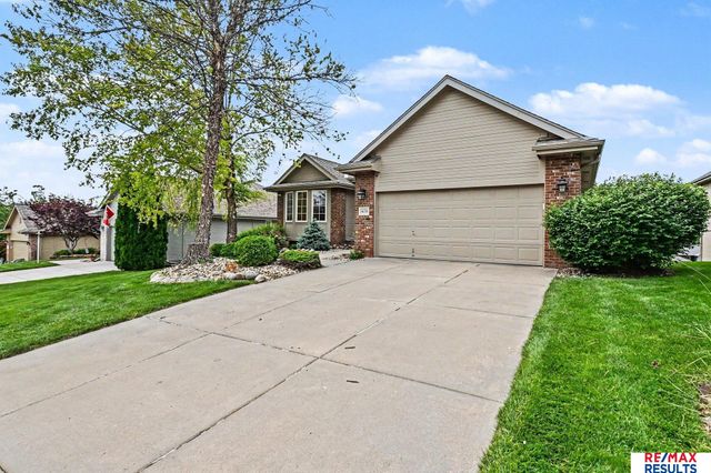 16218 Redwood Street, Omaha, NE 68136