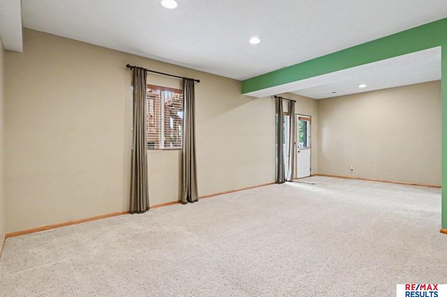 16218 Redwood Street, Omaha, NE 68136